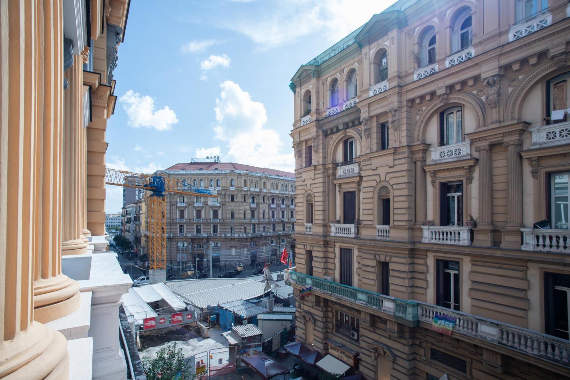 Appartement La Fontana Luxury House By Dimorra à Naples Extérieur photo